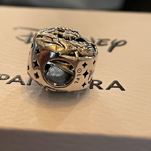 NEW HTF Authentic Disney Star Wars x Pandora The Kiss charm Hans Solo and Leia - Picture 7 of 10